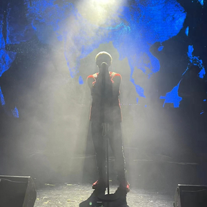 偷看25位女子撒尿
